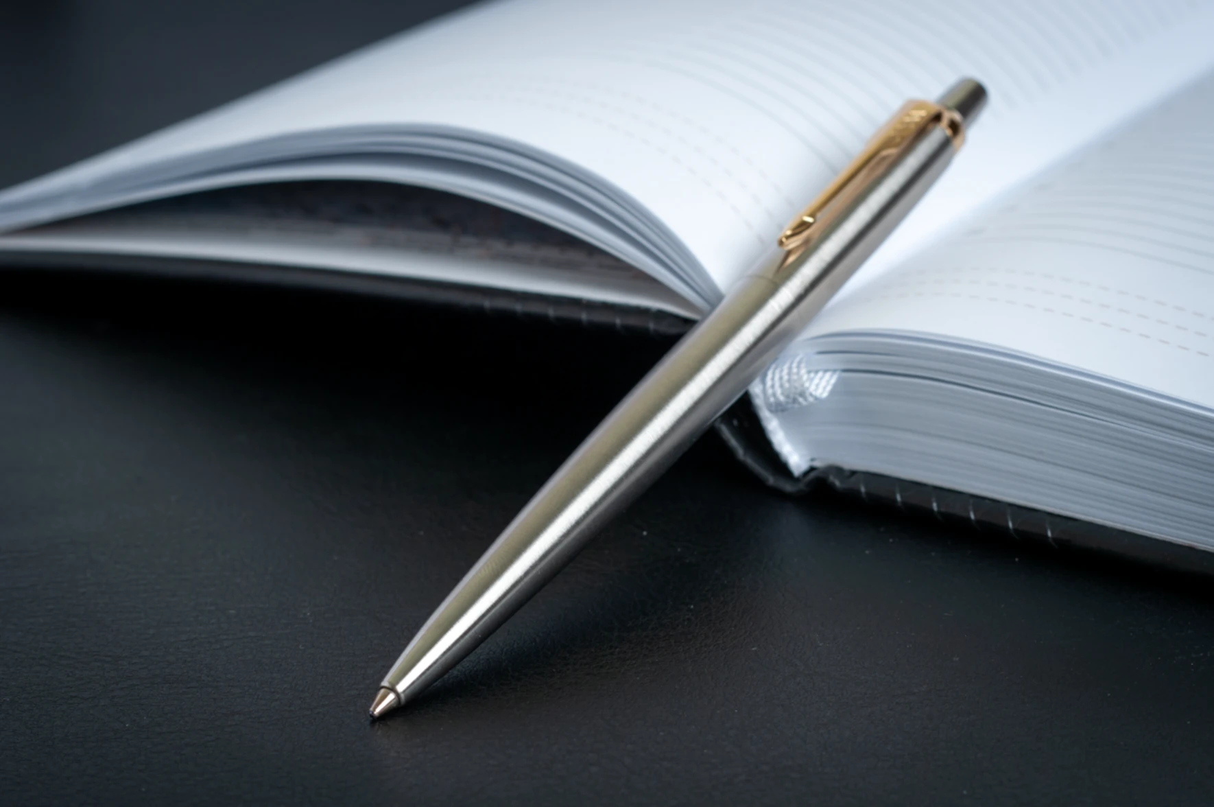 Ручка шариковая Parker Jotter Core K63, Stainless Steel GT — фото 21